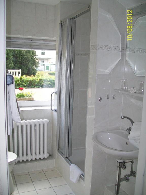 Hotel An Der Hauptallee 바트피르몬트 객실 사진