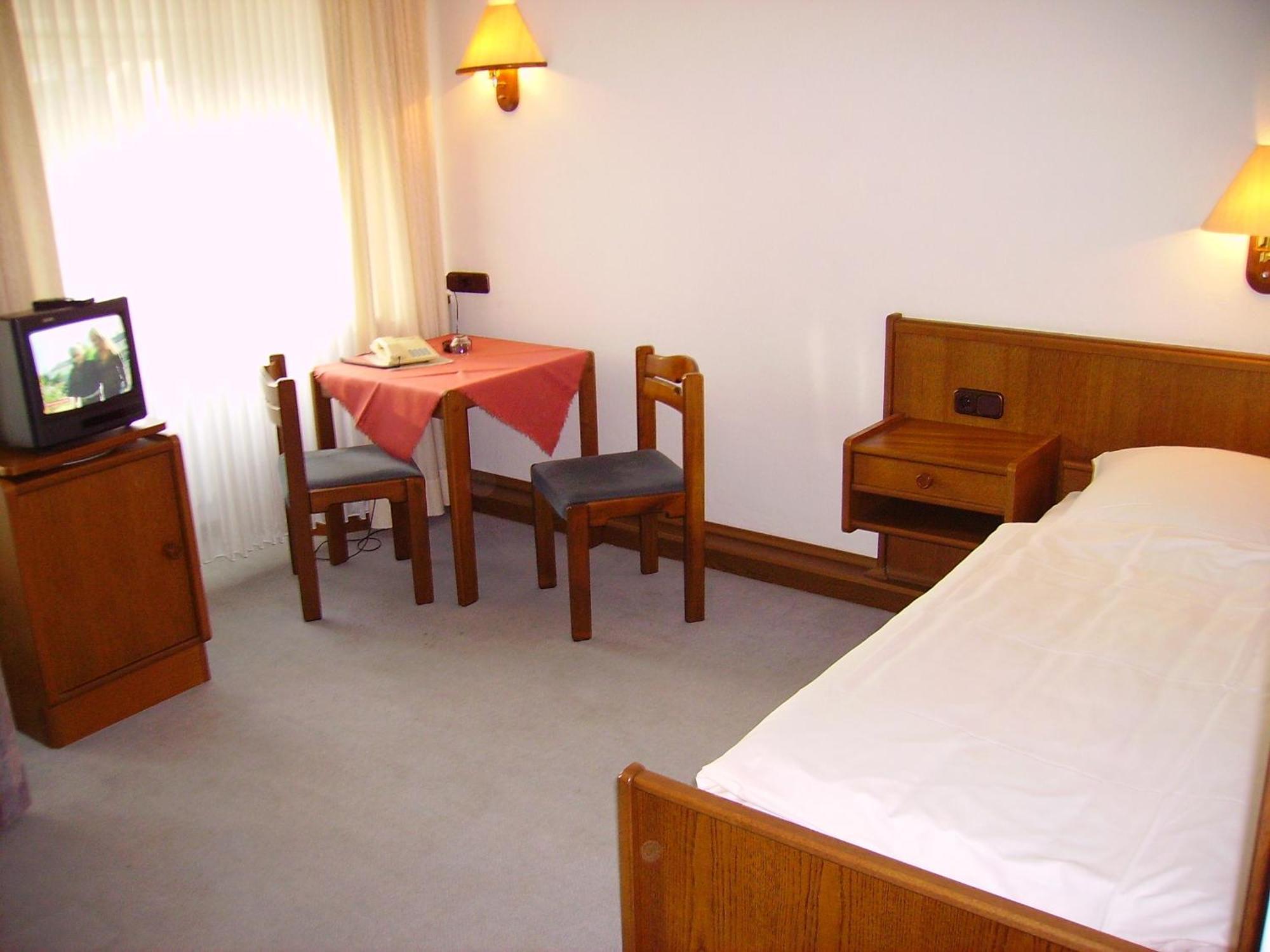 Hotel An Der Hauptallee 바트피르몬트 외부 사진